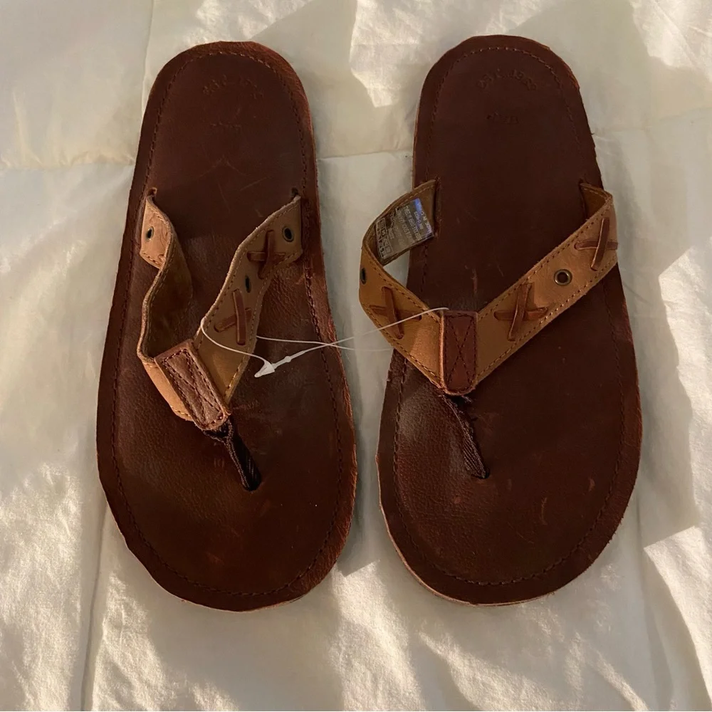 Gap Leather Flip Flops